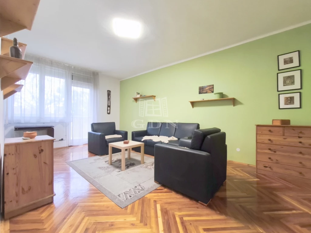 Eladó téglalakás, Zalaegerszeg, Landorhegy, Platán sori, erkélyes tégla lakás