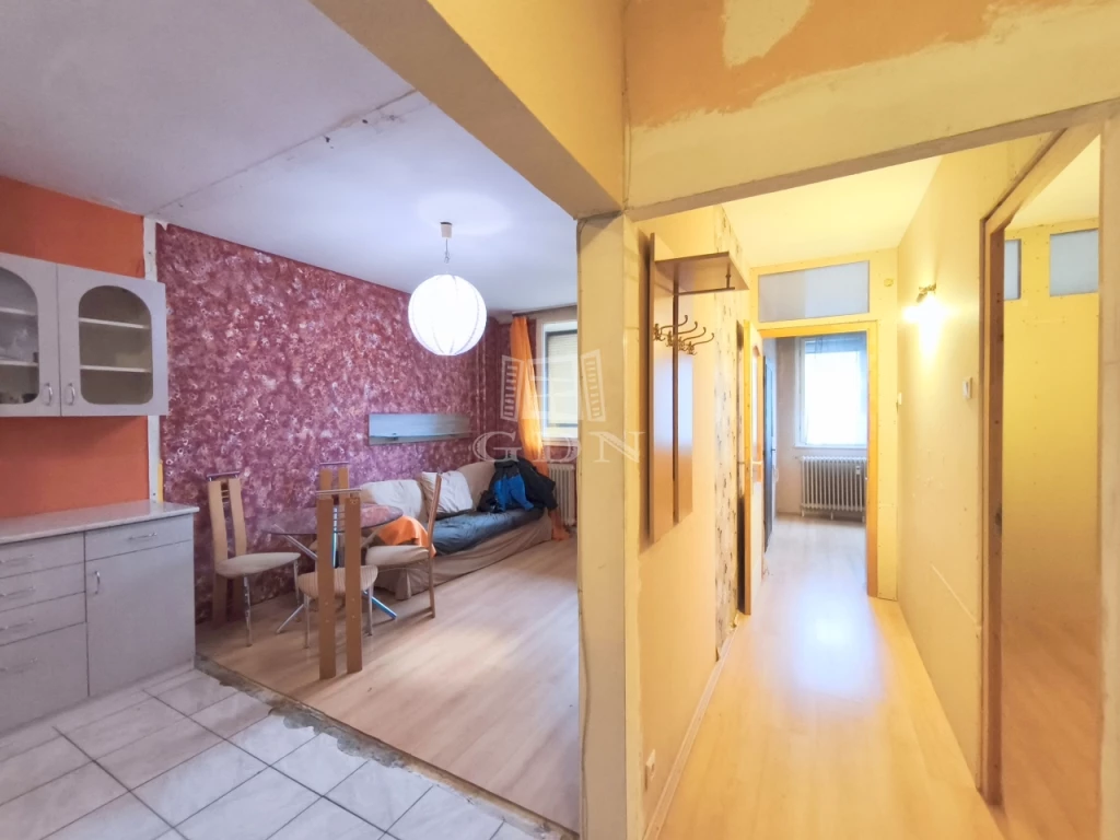 Eladó téglalakás, Zalaegerszeg, Landorhegy, Közel a Belvároshoz