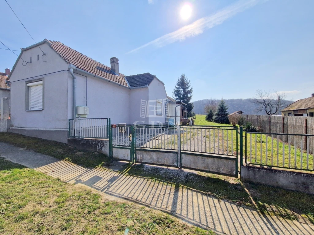 c3-1-name c2-1-name, Söjtör, Csendes utcája