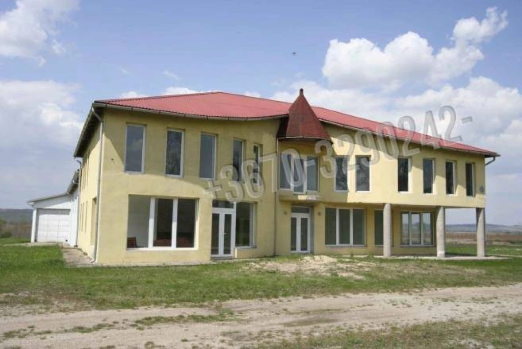 Eladó Gyárépület, Gönc, 1400nm, 139990000 Ft