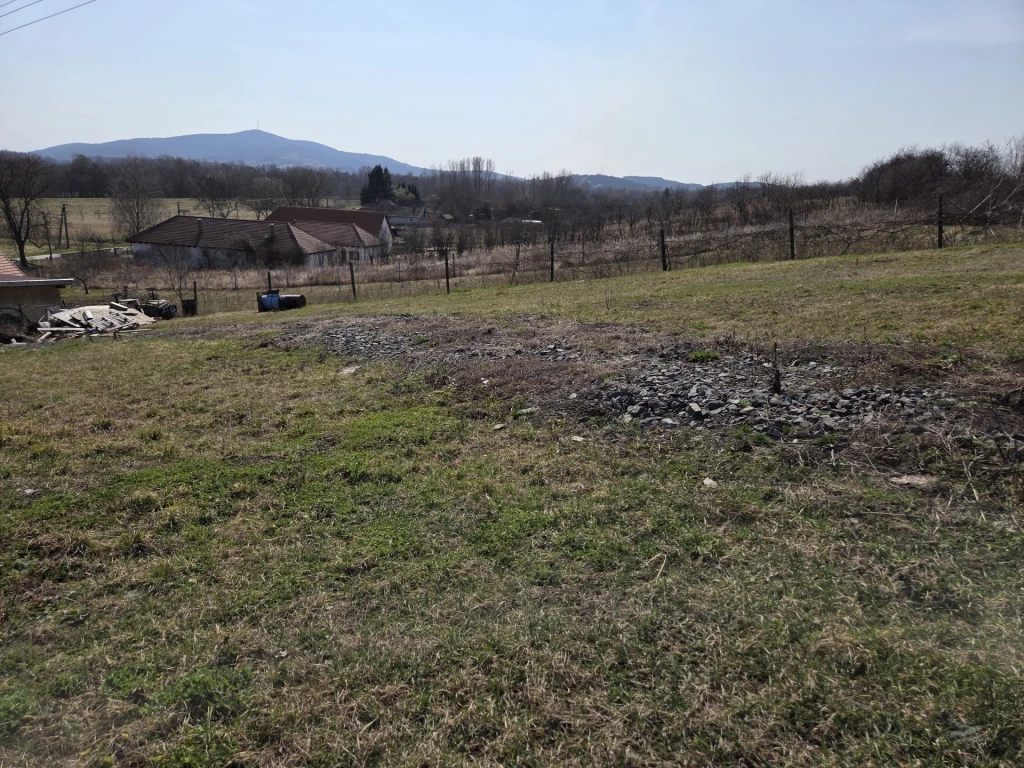 Eladó Telek, Szegi 7.900.000 Ft