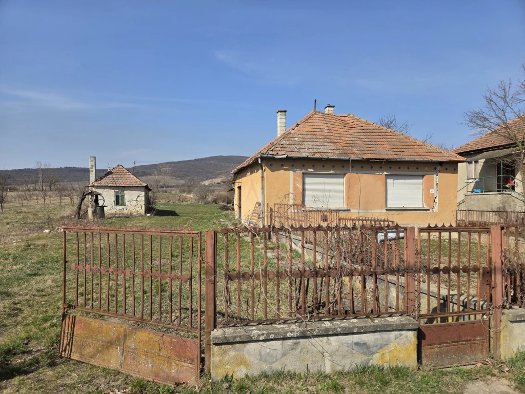 Eladó Ház, Szegi 7.500.000 Ft