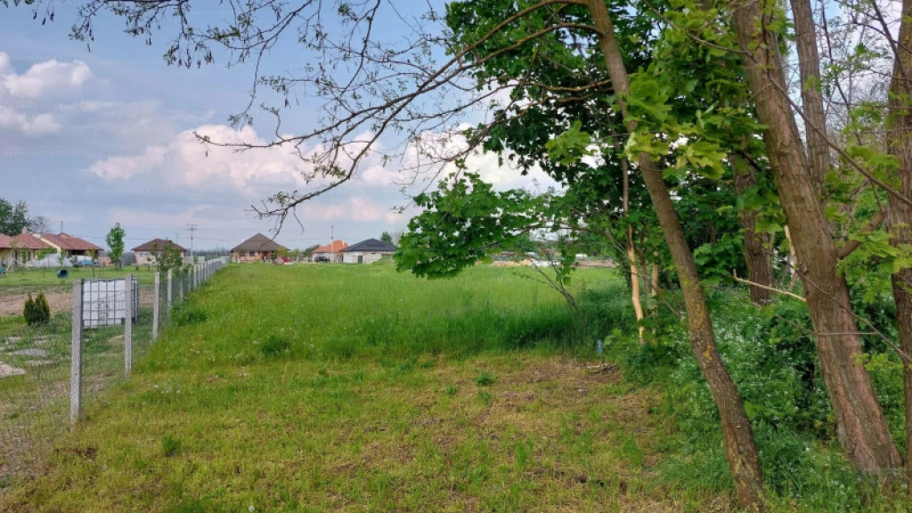 For sale other plot, Tét