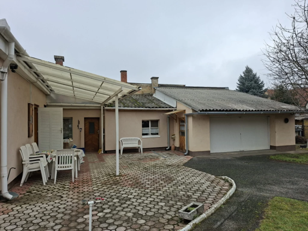 Eladó ikerház, Győr