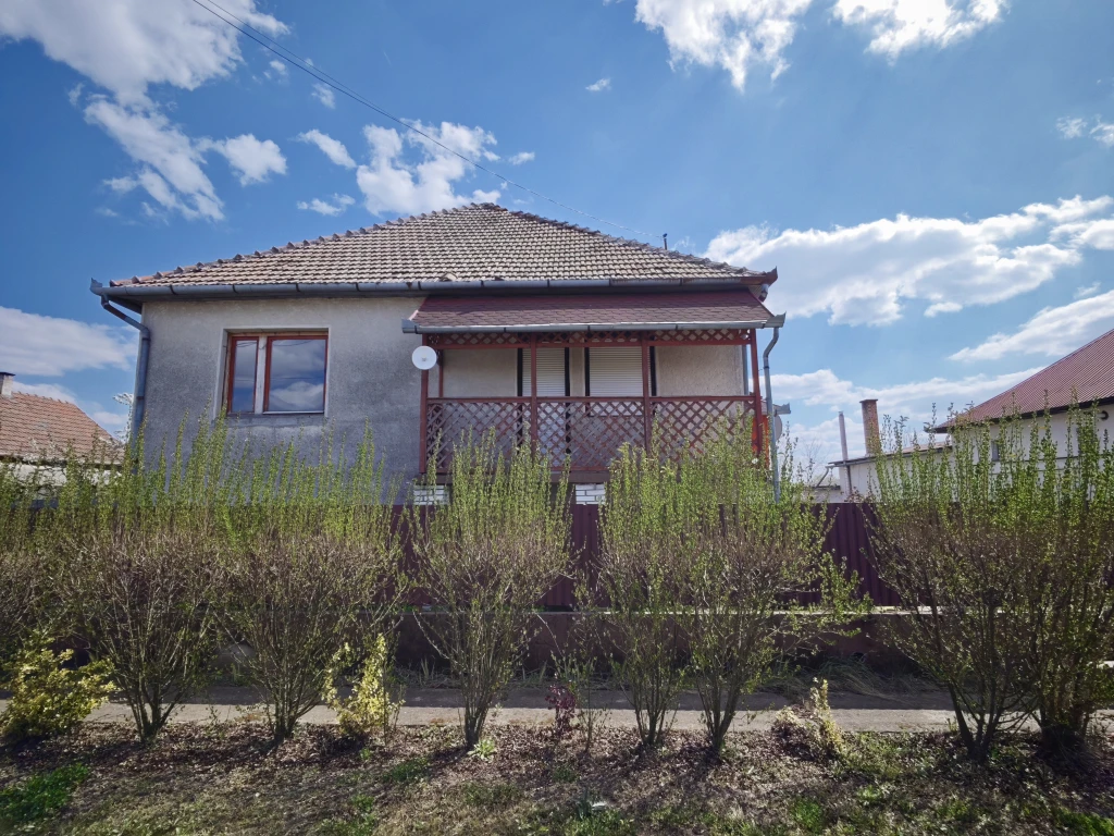 c3-1-name c2-1-name, Rétközberencs, Kossuth Lajos út