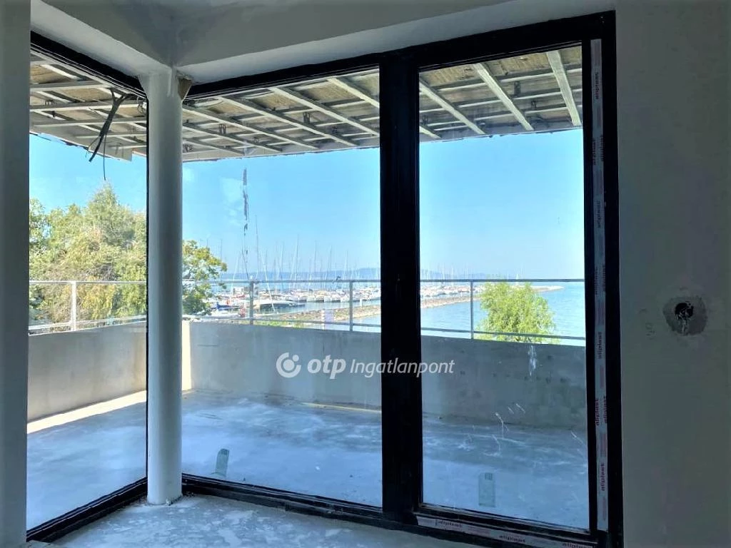 Eladó Lakás, Balatonfenyves