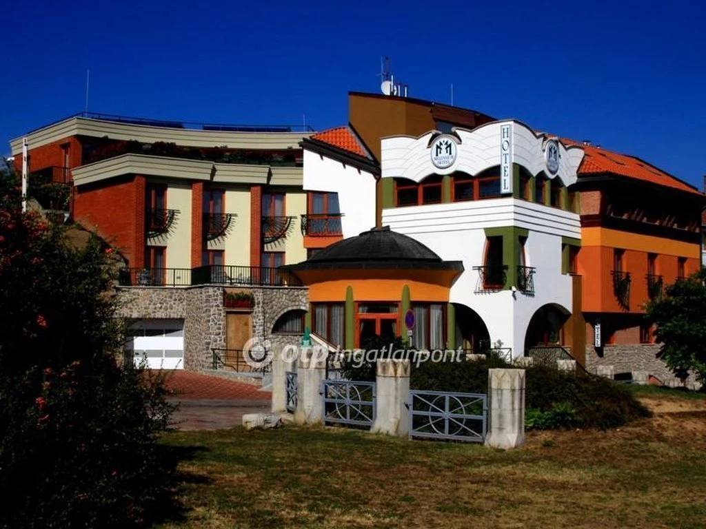 Eladó Szálloda, Pécs