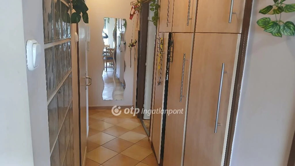 Eladó Lakás, Zalaszentgrót