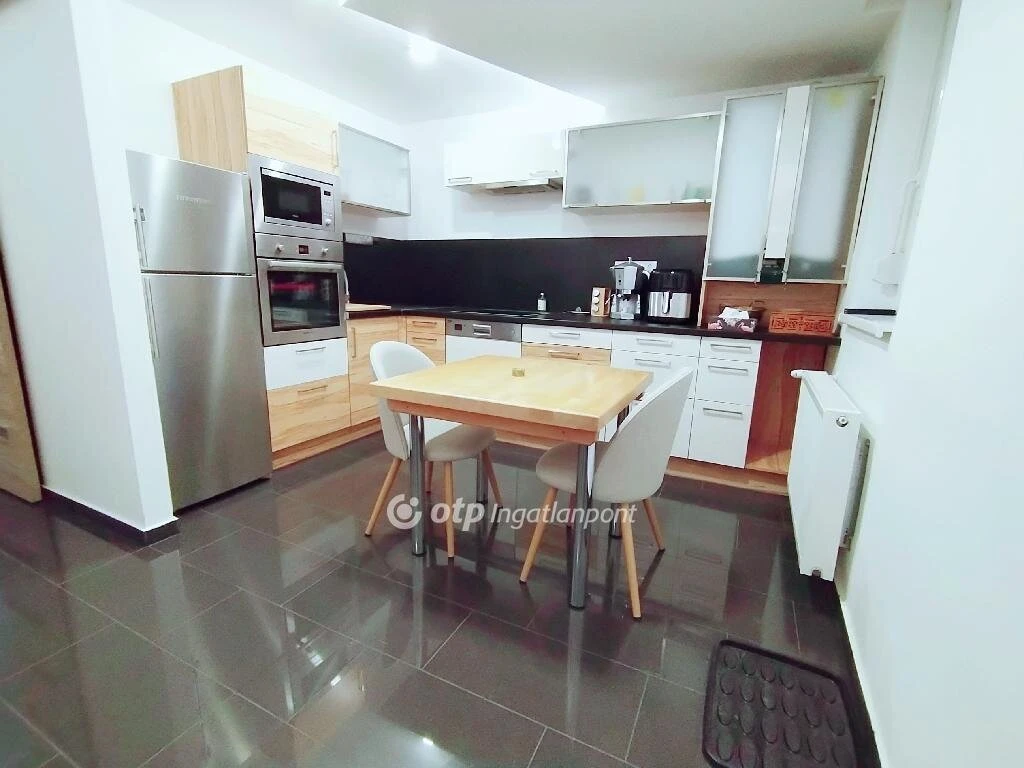 Eladó Lakás, Zalaszentgrót