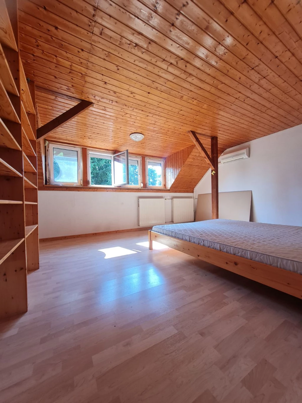 Kismaroson felújítás alatti lakás természetközeli helyen eladó!