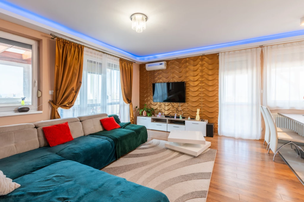 PENTHOUSE JELLEGŰ LAKÁS 112 NM-ES TERASSZAL ELADÓ!