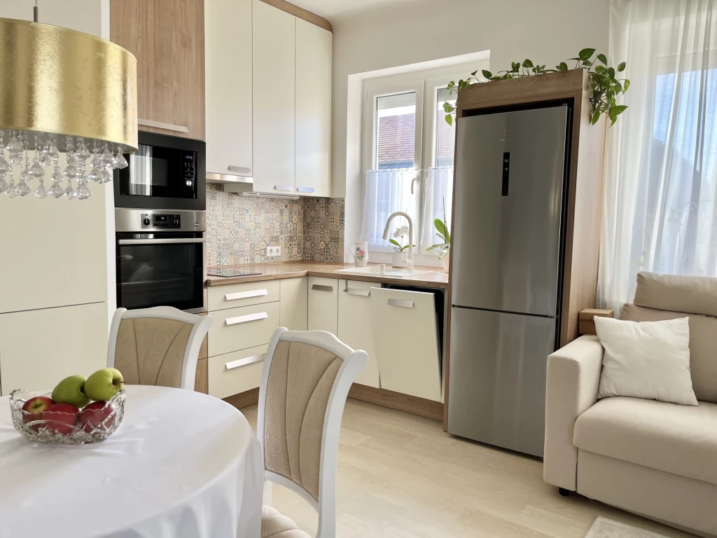 For sale brick flat, Budapest XI. kerület, Albertfalva