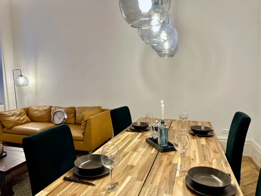 Eladó ELEGÁNS POLGÁRI lakás az ANDRÁSSY úton, UNESCO világörökségi helyszínen!