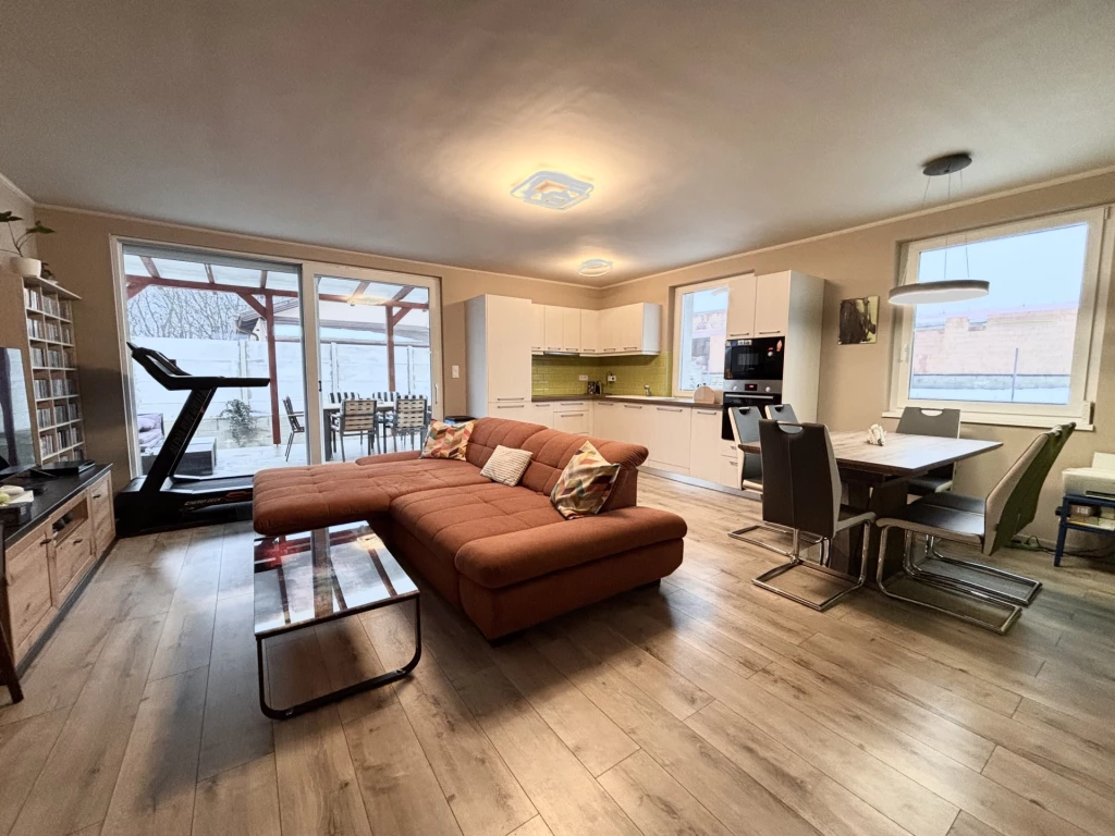 c3-1-name c2-1-name, Vácrátót