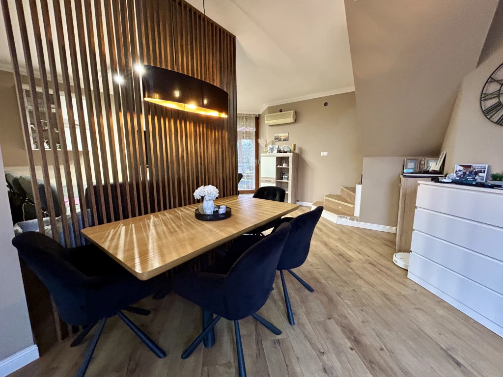 Tágas, kétszintes, 2024-ben felújított családi sorház Kaposváron