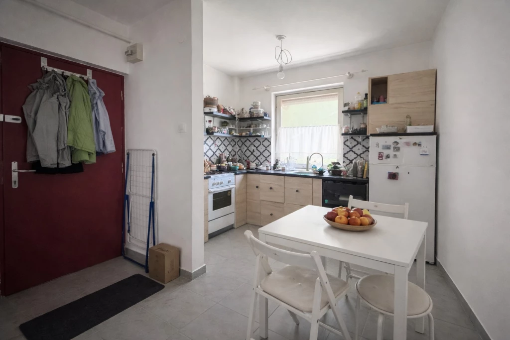 For sale brick flat, Vác