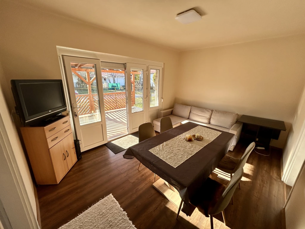 Felújított nyaraló eladó Fonyódligeten