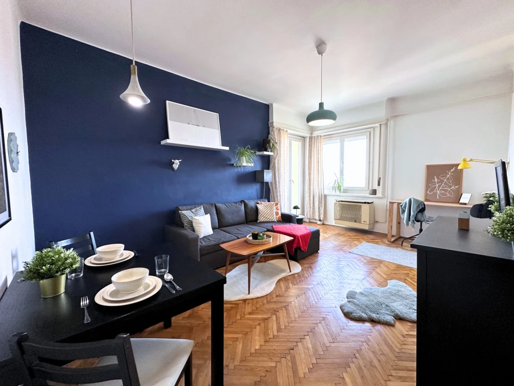 FELHÉVÍZEN PANORÁMÁS, 2 SZOBÁS LAKÁS ELADÓ!