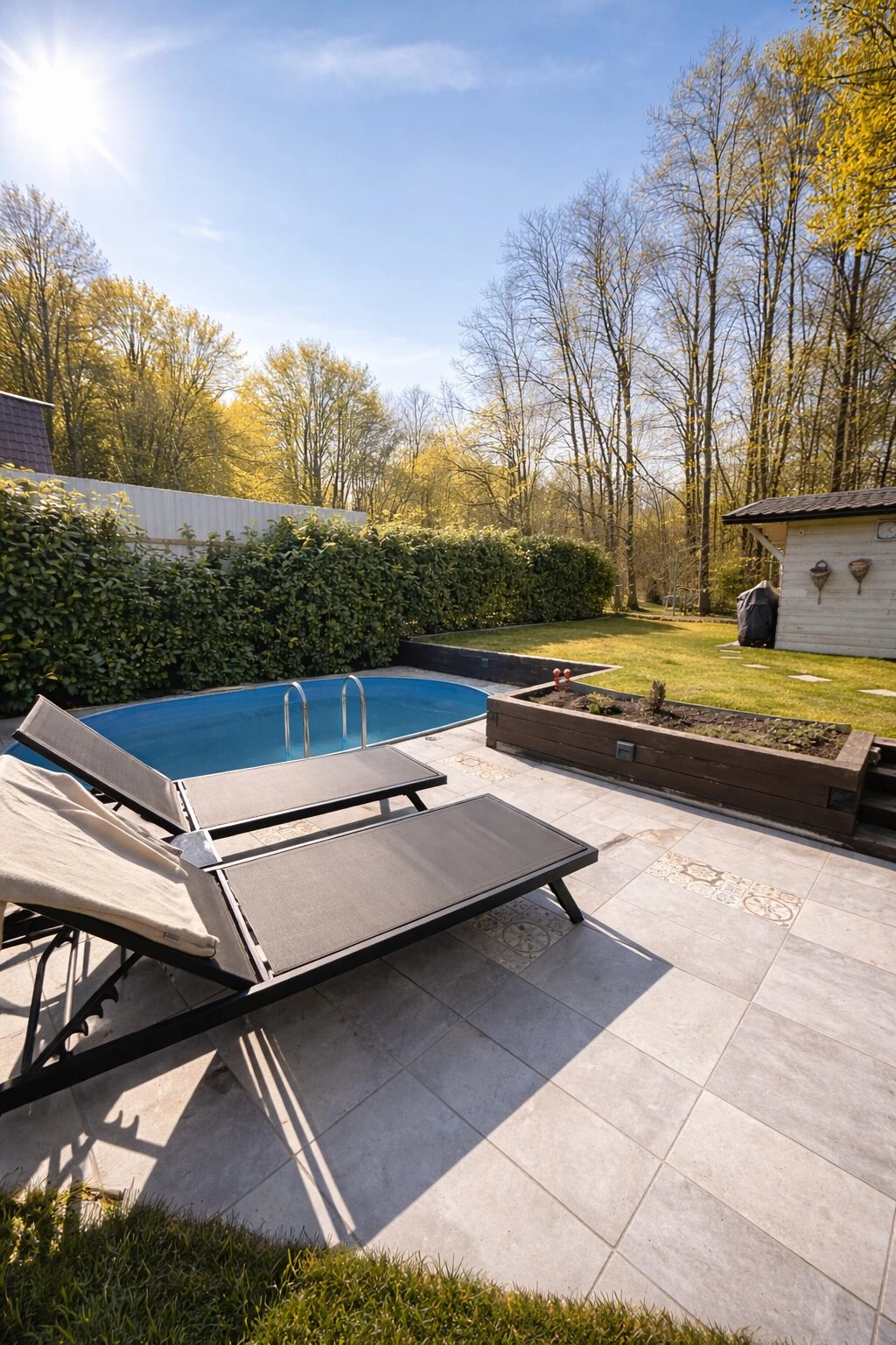 ERDŐ MELLETTI LUXUS OTTHON FÓTON – 4 SZOBA + NAPPALI, NAPELEM, MEDENCE!