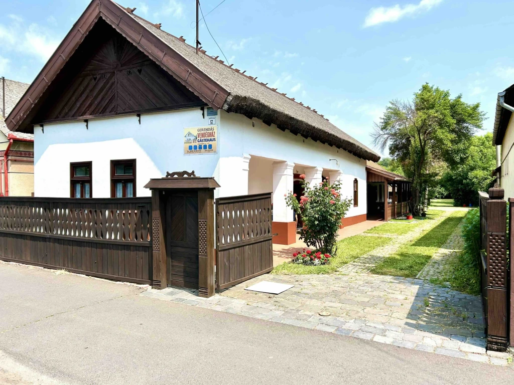 Különleges hangulatú vendégház eladó Püspökladány szívében