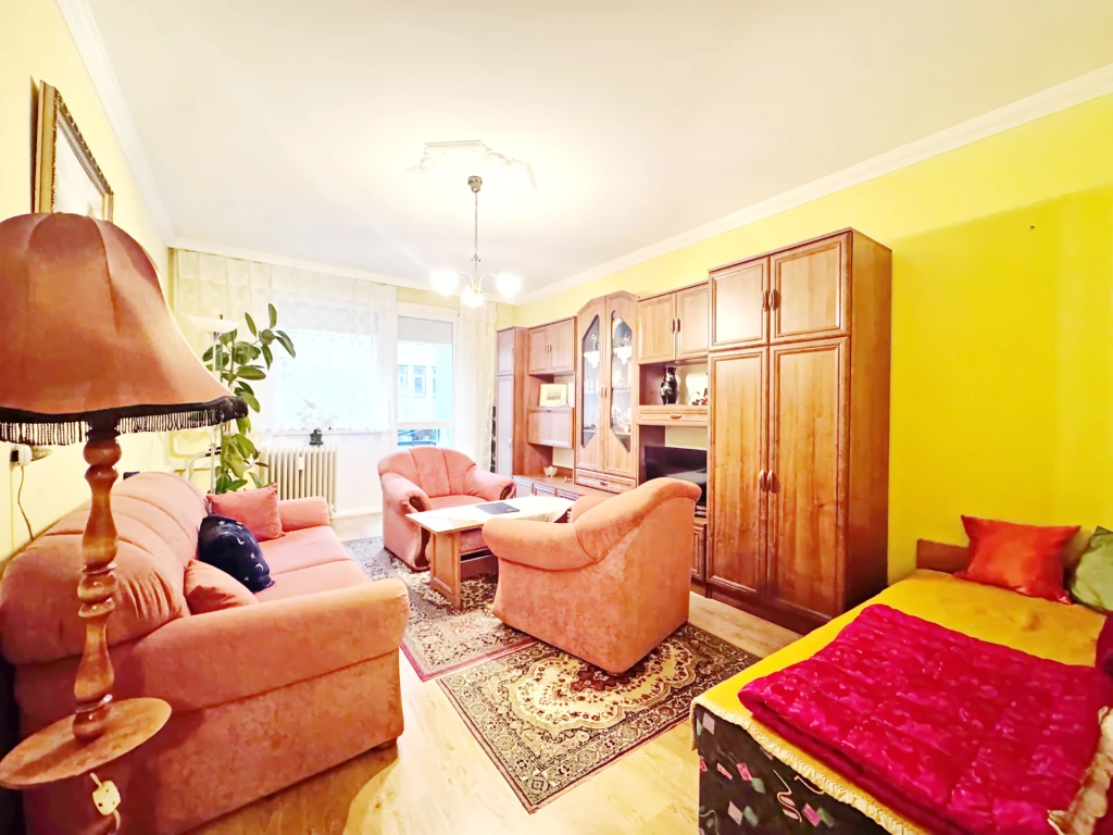 Belváros, Hajó utca, 1.emeleti lakás eladó!