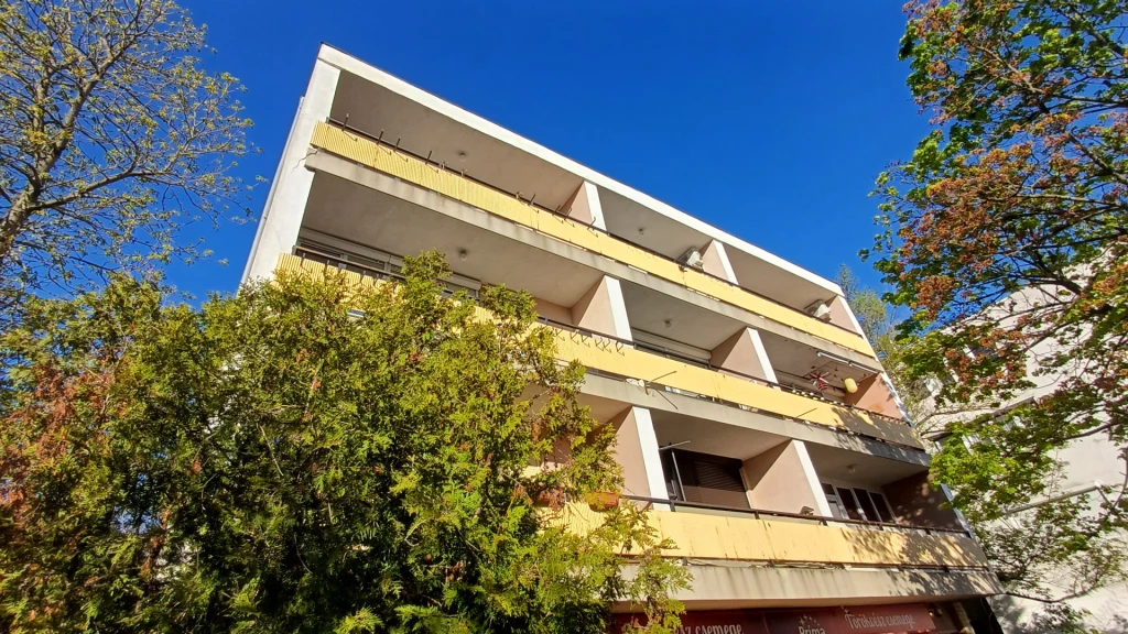 PANORÁMÁS RÓZSADOMBI LAKÁS ELADÓ !!!