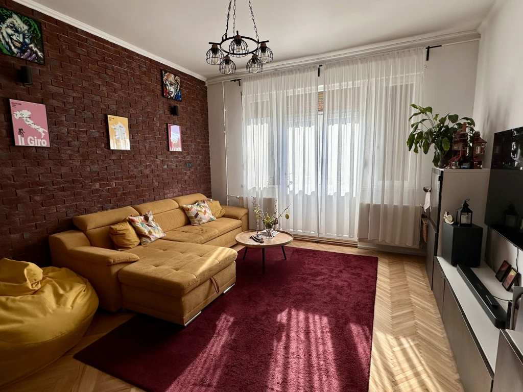 Eladó Dunához közeli 3 szobás tégla lakás a II.kerületben