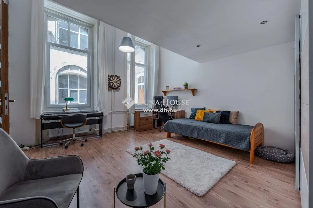 Airbnb Lakás Oktogonnál, Budapest 6. ker.