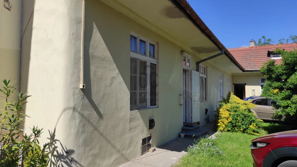 Eladó társasházi lakás, Eger, Hatvanihóstya