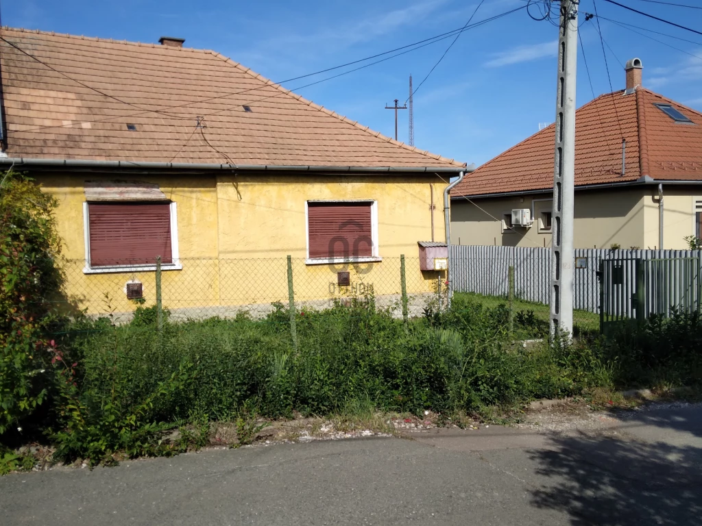 c3-1-name c2-1-name, Eger, Lajosváros