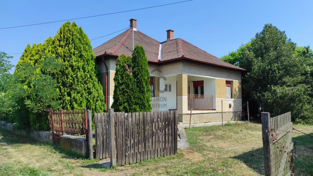 Eladó családi ház, Poroszló, Poroszló