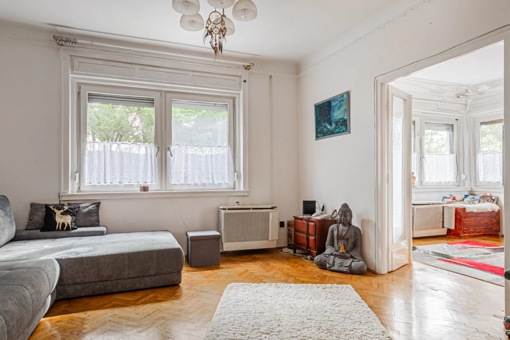 KERÉKGYÁRTÓ utcában 4 szobás lakás KERTTEL, PINCÉVEL