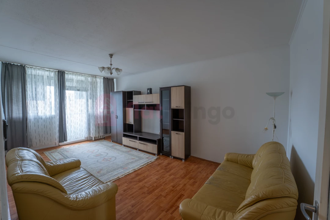 Eladó panellakás, Pécs