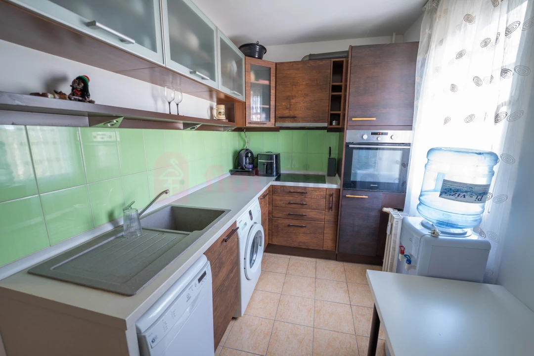 For sale panel flat, Pécs