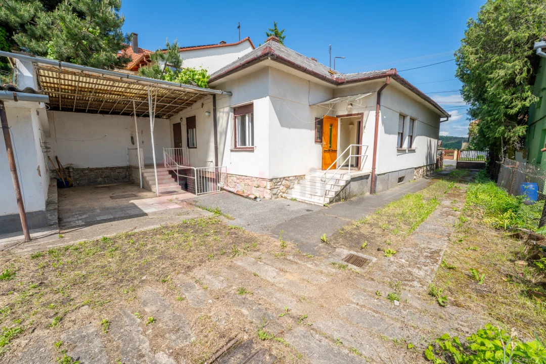 Eladó családi ház, Pécs