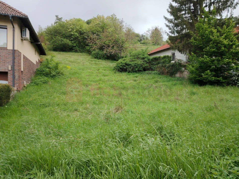 Eladó építési telek, Pécs