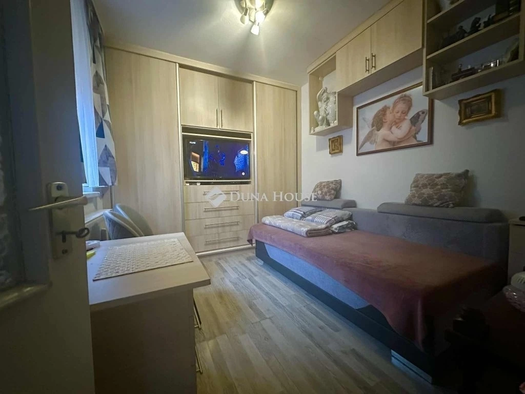 Eladó lakás, Hévíz