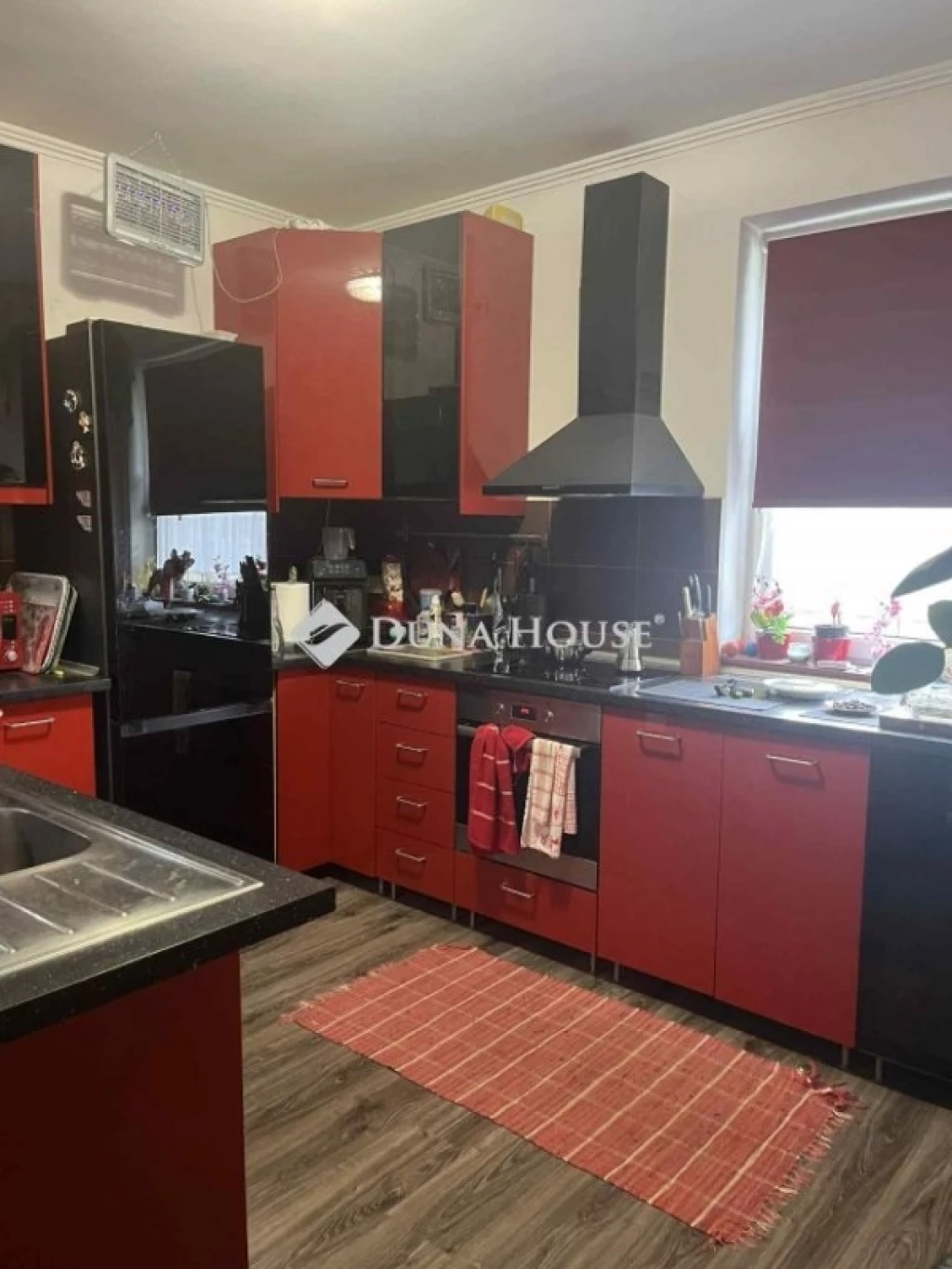 Eladó ház, Csipkerek