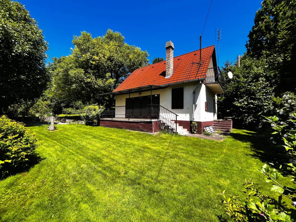 Budaörs, kiváló lokáció, jó adottságokkal rendelkező telek, kiváló közlekedési lehetőségek, alakítsa kedve szerint.