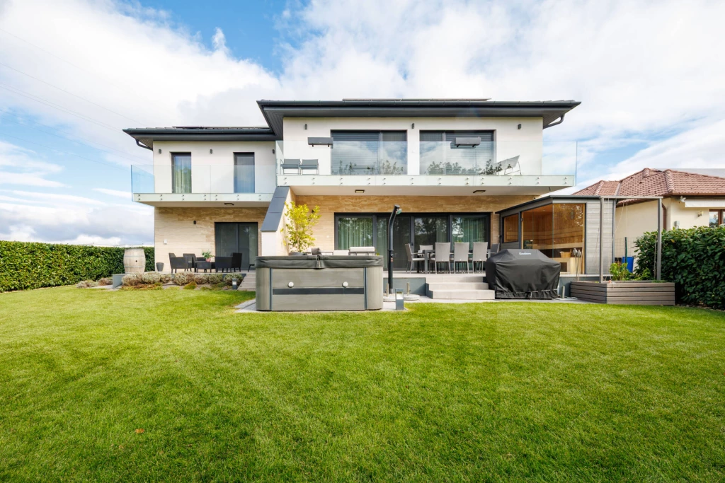 c3-1-name c2-1-name, Biatorbágy