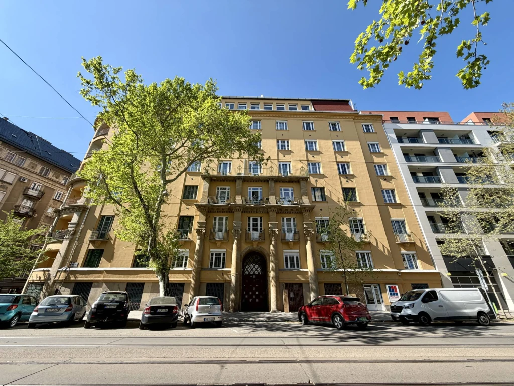 KÖZKEDVELT HELYEN, A MESTER UTCÁBAN, 2+1 FÉL SZOBÁS OTTHON A IX. KERÜLET SZÍVÉBEN!