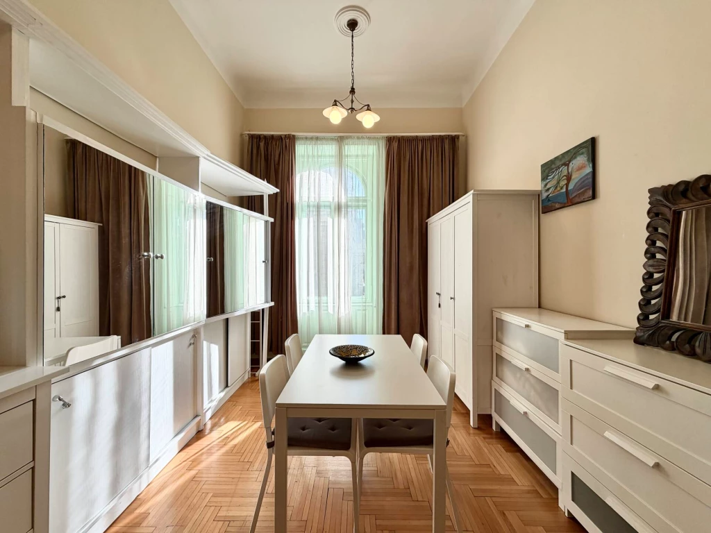 c3-2-name c2-23-name, Budapest VI. kerület