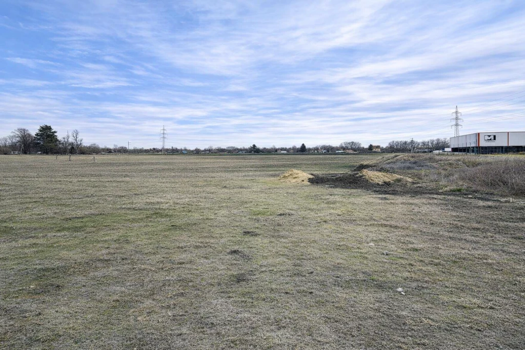 KIVÁLÓ BEFEKTETÉSI LEHETŐSÉG, KITŰNŐ ELHELYEZKEDÉSSEL!