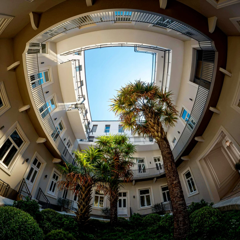 BELVÁROSI PEZSGÉS- MÉGIS PRIVÁT ÉLETTÉR! LUXUS LAKÁSOK A BELVÁROSBAN!