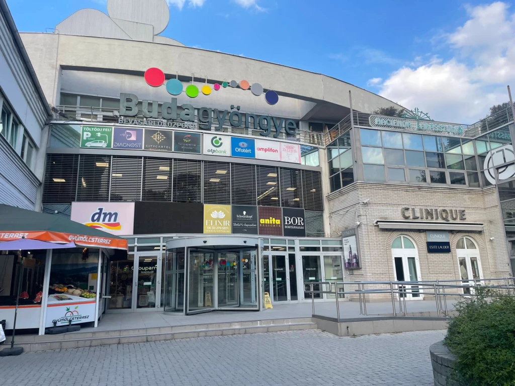ELADÓ EXKLUZÍV ÜZLETHELYISÉG A BUDAGYÖNGYE BEVÁSÁRLÓKÖZPONTBAN!