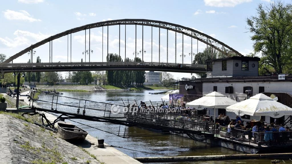 Eladó Lakás, Győr