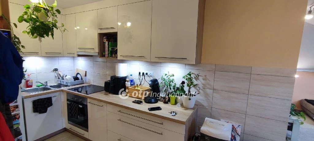 Eladó Lakás, Győr