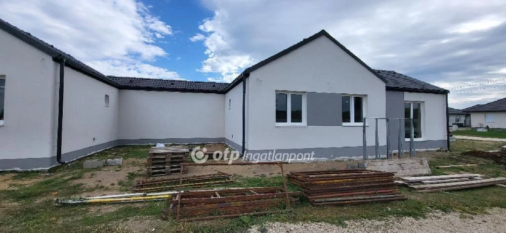 For sale semi-detached house, Győrszemere, Nagyszentpál, Pacsirta utca