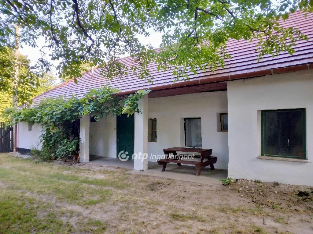Eladó Ház, Tét