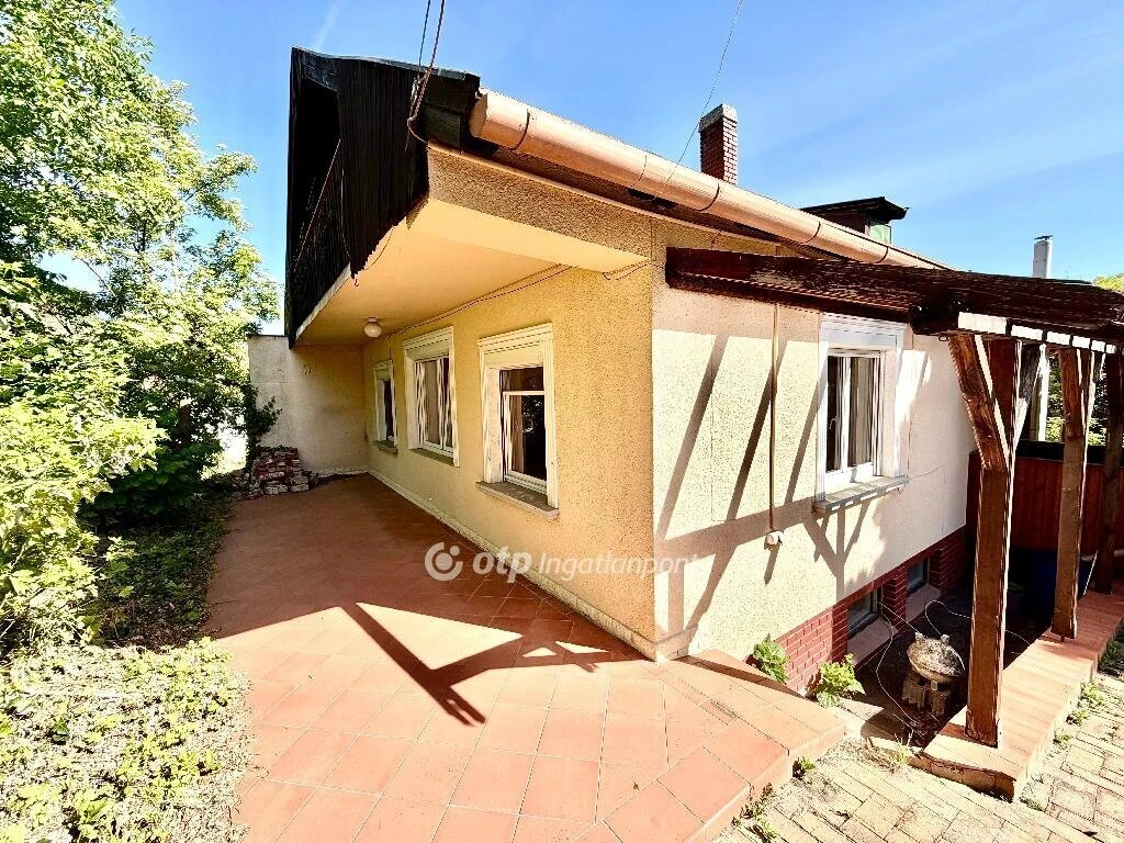 Eladó Ház, Győrújbarát